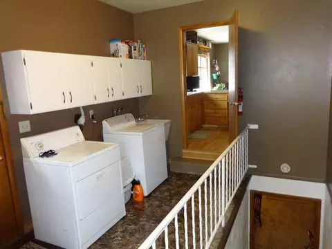 229 Kavaney Dr E, Bismarck, ND 58501 photo 8