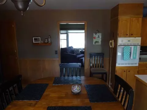 229 Kavaney Dr E, Bismarck, ND 58501 photo 11