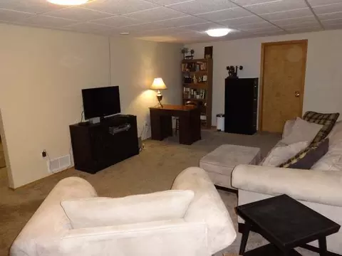 229 Kavaney Dr E, Bismarck, ND 58501 photo 25