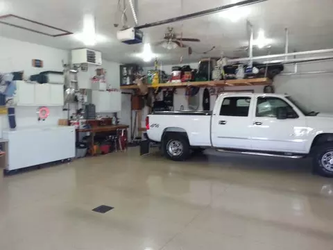 138 Dolan Dr, Lincoln, ND 58504 photo 3