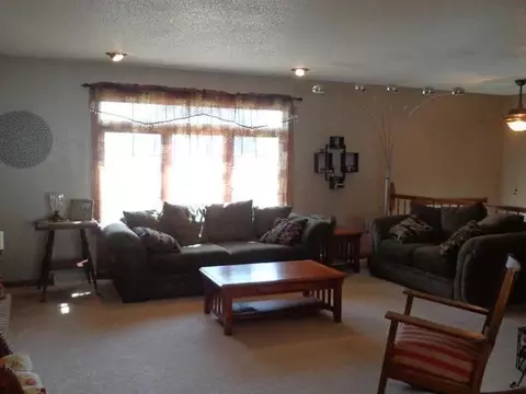 1405 4th Ave NW, Mandan, ND 58554 photo 4