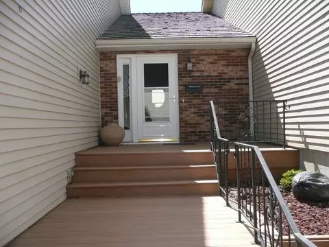 531 Marilyn Dr, Mandan, ND 58554 photo 2