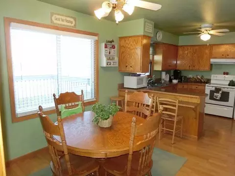 610 39th St N, Mandan, ND 58554 photo 8