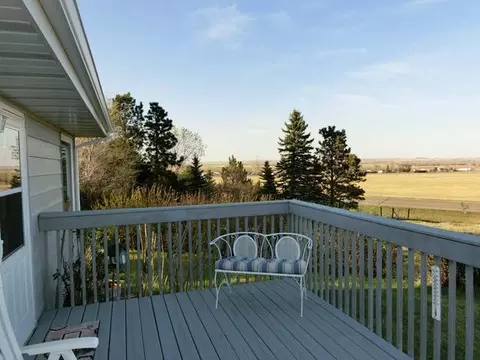 610 39th St N, Mandan, ND 58554 photo 1