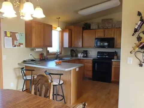 8616 Sage Dr, Bismarck, ND 58503 photo 3