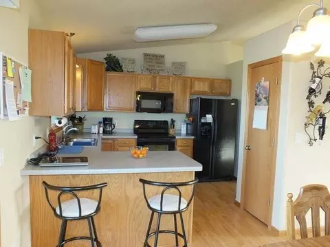 8616 Sage Dr, Bismarck, ND 58503 photo 4
