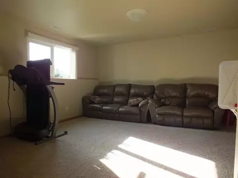 8616 Sage Dr, Bismarck, ND 58503 photo 12
