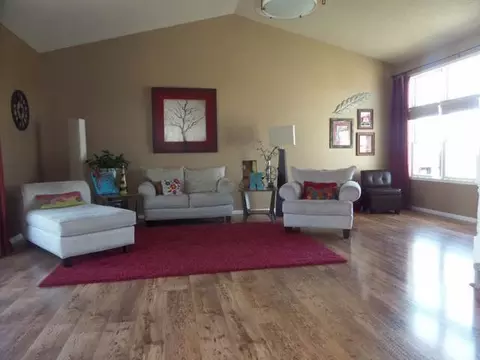 4401 Valley Dr, Bismarck, ND 58503 photo 3