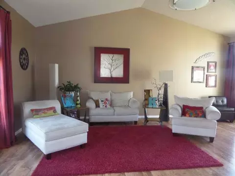 4401 Valley Dr, Bismarck, ND 58503 photo 4