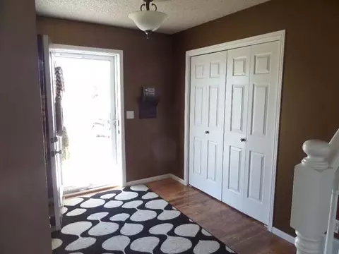 4401 Valley Dr, Bismarck, ND 58503 photo 2