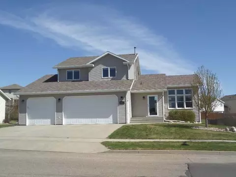 4401 Valley Dr, Bismarck, ND 58503 photo 1