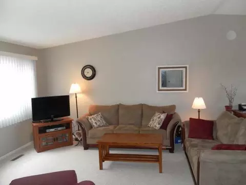 3267 Capitol Ave E, Bismarck, ND 58501 photo 2