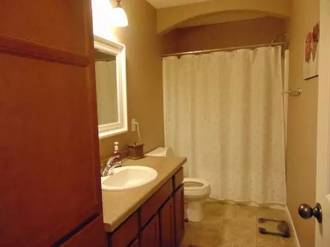 7025 Derek Dr, Bismarck, ND 58504 photo 9