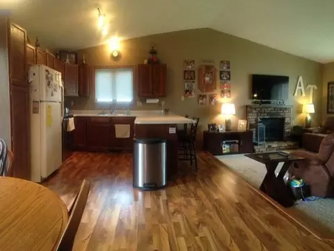 1007 Jefferson Ave, Bismarck, ND 58504 photo 2
