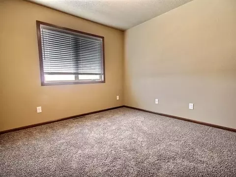 1162 Santa Fe Ave, Bismarck, ND 58504 photo 12