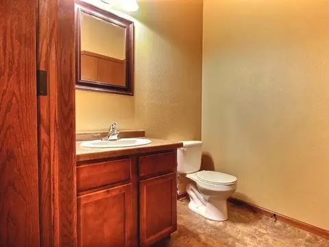 1162 Santa Fe Ave, Bismarck, ND 58504 photo 16