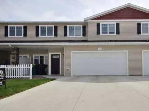 1162 Santa Fe Ave, Bismarck, ND 58504 photo 1