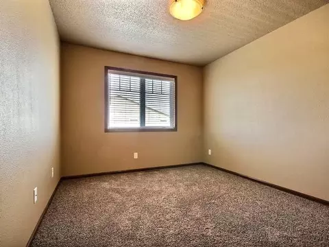 1162 Santa Fe Ave, Bismarck, ND 58504 photo 13