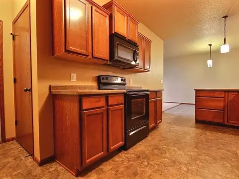 1162 Santa Fe Ave, Bismarck, ND 58504 photo 5
