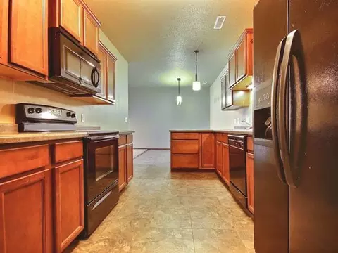 1162 Santa Fe Ave, Bismarck, ND 58504 photo 4