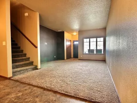 1162 Santa Fe Ave, Bismarck, ND 58504 photo 2