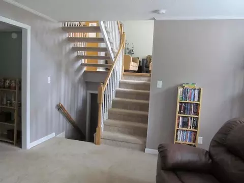 156 Redstone Dr, Bismarck, ND 58503 photo 12