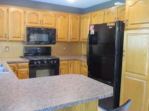 156 Redstone Dr, Bismarck, ND 58503 photo 5
