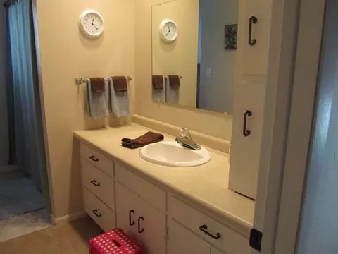 156 Redstone Dr, Bismarck, ND 58503 photo 6