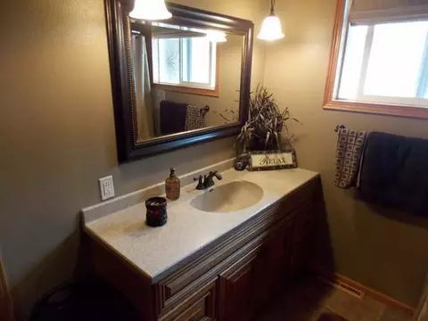 803 29 N St, Bismarck, ND 58501 photo 15