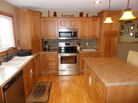803 29 N St, Bismarck, ND 58501 photo 6