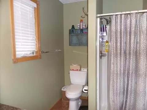 122 Edmonton Dr E, Bismarck, ND 58503 photo 7