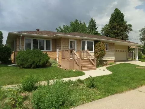 1401 19th St N, Bismarck, ND 58501 photo 2