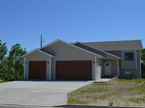 5116 37th Ave NW, Mandan, ND 58554 photo 1