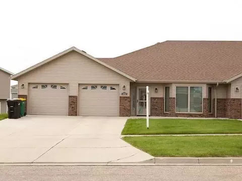 1027 Canada Ave, Bismarck, ND 58503 photo 1
