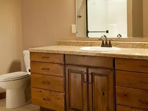 1027 Canada Ave, Bismarck, ND 58503 photo 21