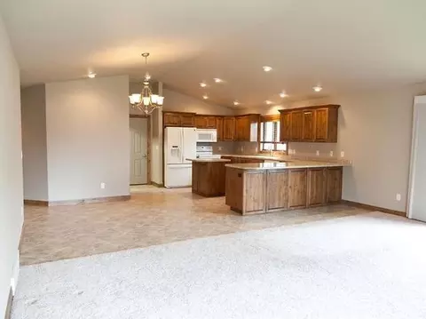 1027 Canada Ave, Bismarck, ND 58503 photo 5