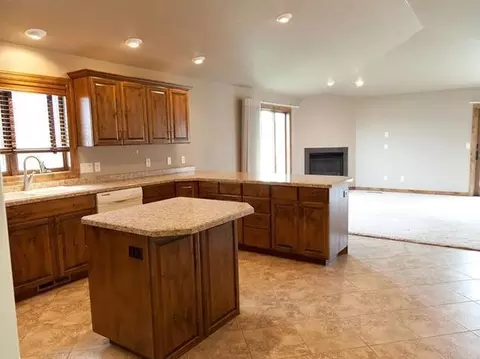 1027 Canada Ave, Bismarck, ND 58503 photo 6