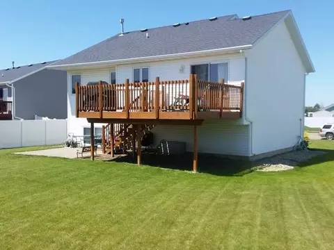 2804 Plainview Dr SE, Mandan, ND 58554 photo 4