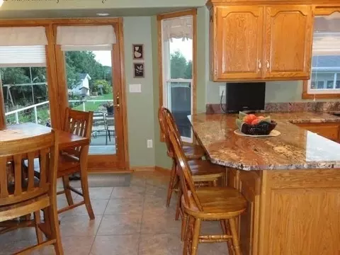 5336 Walker Dr, Bismarck, ND 58504 photo 9