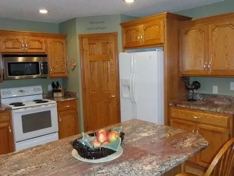 5336 Walker Dr, Bismarck, ND 58504 photo 8