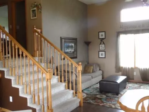 4615 Pinewood Lp, Bismarck, ND 58504 photo 3