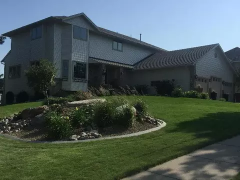 701 Juniper Dr, Bismarck, ND 58503 photo 1