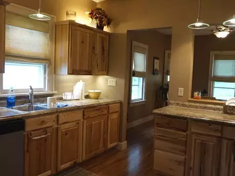 604 Collins Ave, Mandan, ND 58554 photo 2
