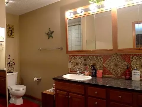 5512 Walker Dr, Bismarck, ND 58504 photo 10