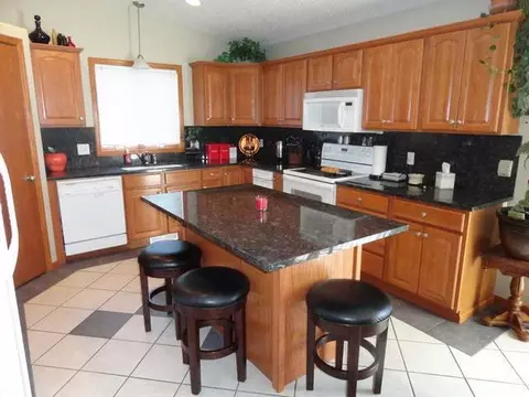 5512 Walker Dr, Bismarck, ND 58504 photo 5