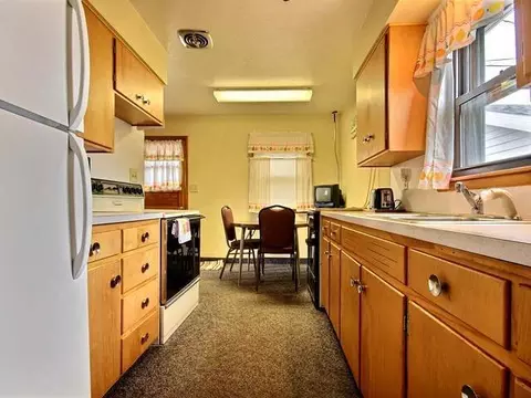 205 12 St NW, Mandan, ND 58554 photo 3