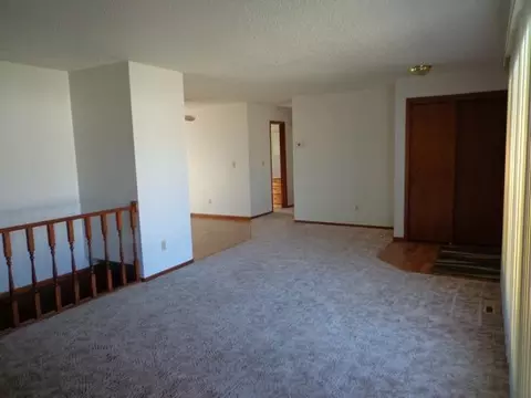 808 Johns Dr NE, Mandan, ND 58554 photo 5
