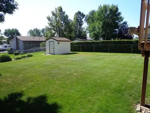 808 Johns Dr NE, Mandan, ND 58554 photo 10