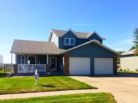 3231 Devon Dr, Bismarck, ND 58504 photo 1
