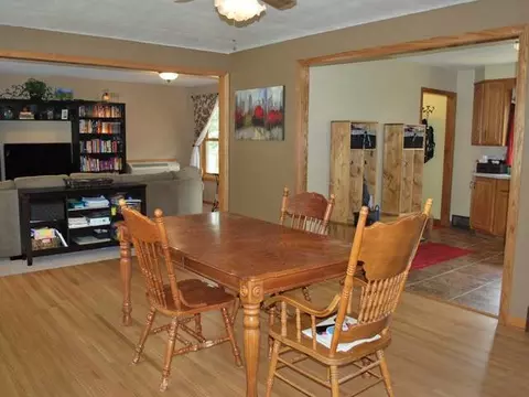 1037 Riverview Ave, Bismarck, ND 58504 photo 3